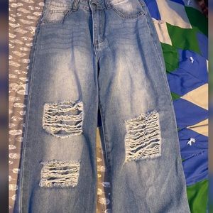 High waisted distressed baggy jeans!